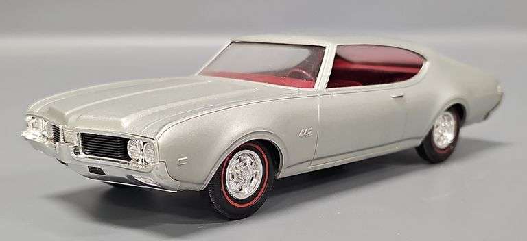 1969 Oldsmobile 442 Silver Coaster promo car image