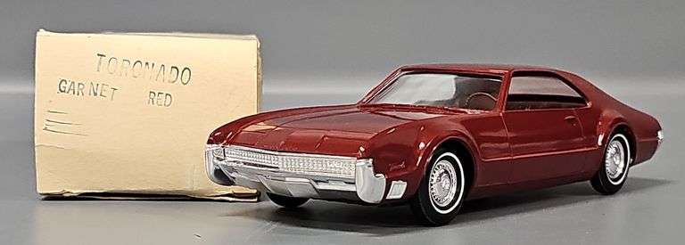 Jo-Han 1967 Oldsmobile Toronado Garnet red Coaster promo car in original box image