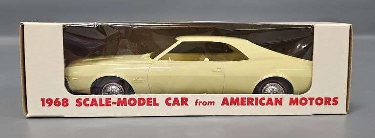 Mint 1968 AMC Javelin SST Hialeah yellow 1/25 scale promo car in original box image