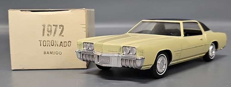 Jo-Han 1972 Oldsmobile Toronado Bamboo Coaster promo car in original box image