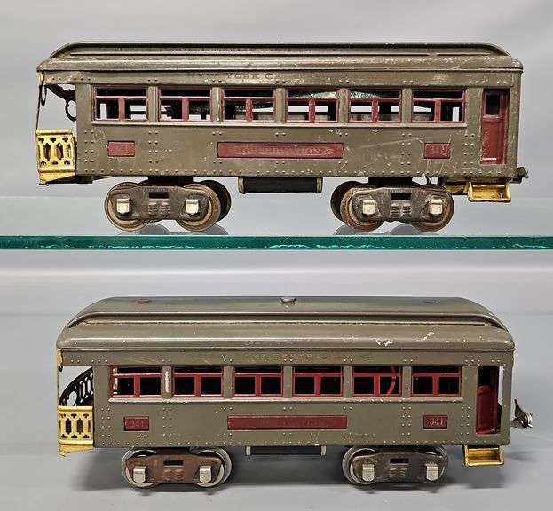 Two Lionel prewar standard gauge Lionel Lines 341 Observation cars