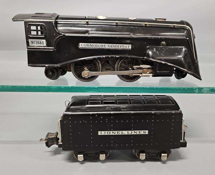 Lionel prewar O gauge 264E Commodore Vanderbilt steam locomotive with tender