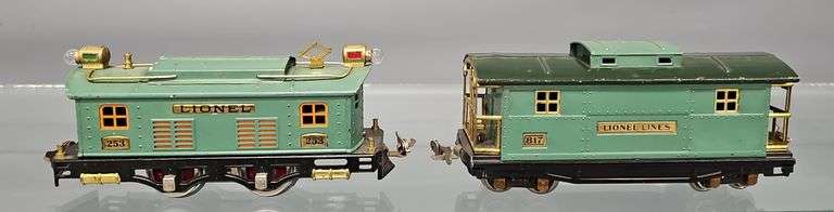 Lionel prewar O gauge box cab electric locomotive and caboose
