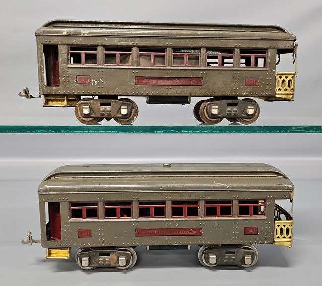 Two Lionel prewar standard gauge Lionel Lines 341 Observation cars