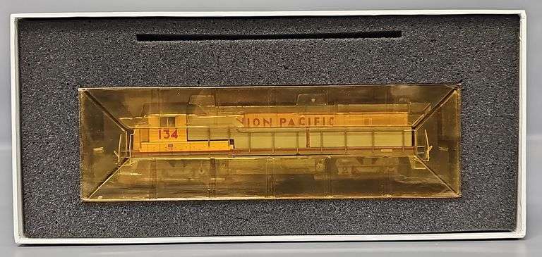 Atlas HO Scale Union Pacific GE B23-7 Diesel Locomotive #134