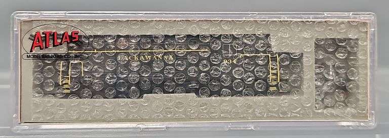 Atlas N Scale Lackawanna H16-44  Diesel Locomotive in Clear Case 52037