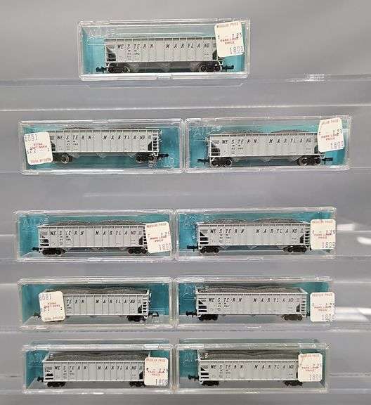 Nine Atlas N Scale Western Maryland Gravel Hopper Cars in Clear Cases