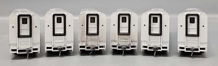 Six Walthers HO Scale Amtrak Superliner Passenger Cars