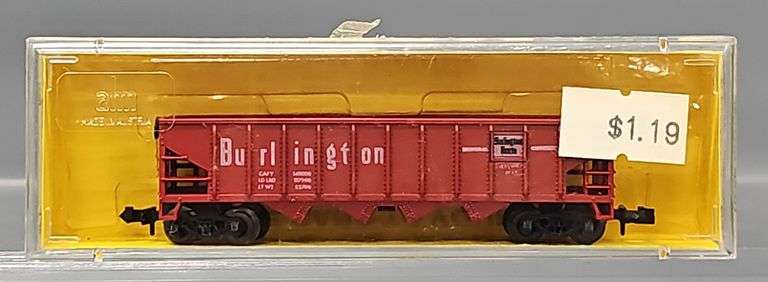 Eight AHM Minitrains N Scale Open Hopper Cars in Clear Cases