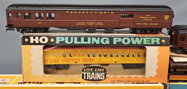 Group of AHM Rivarossi and Bachmann HO scale Passenger Cars