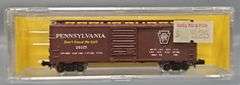 Ten Atlas HO Scale 40' Box Cars in Clear Cases
