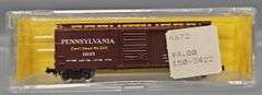 Ten Atlas HO Scale 40' Box Cars in Clear Cases