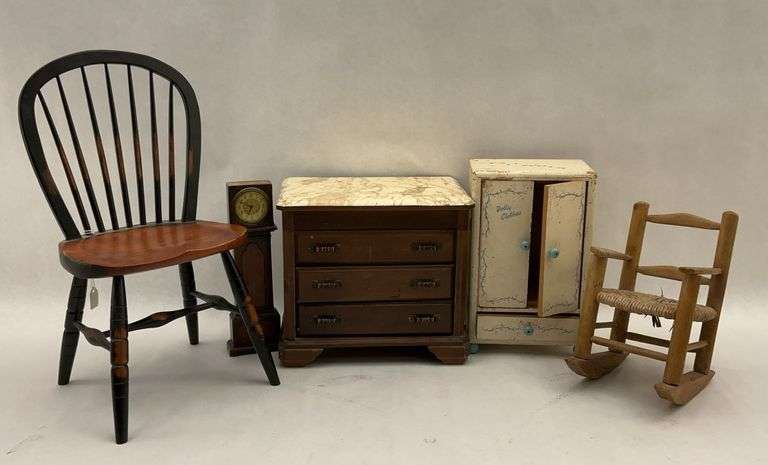 Vintage Doll Furniture & Accessories lot image