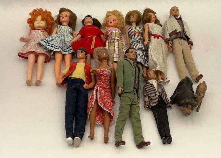 Mixed Lot of Eleven Dolls and Figurines image