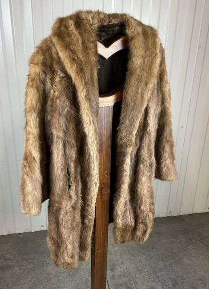 Beckman's Furrier Fur Coat image
