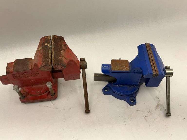 USA Two Bench Vises: Red 4-Inch and Blue 4 1/2-Inch image