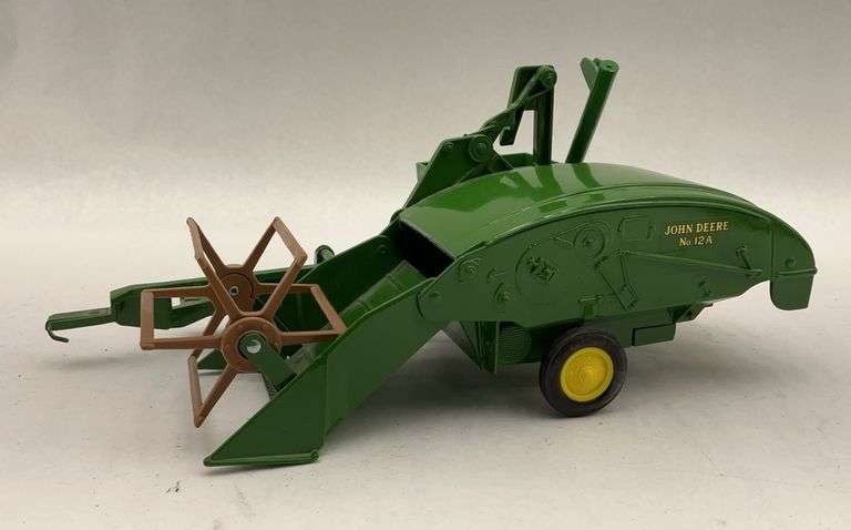 John Deere No. 42A ERTL Farm Toy image