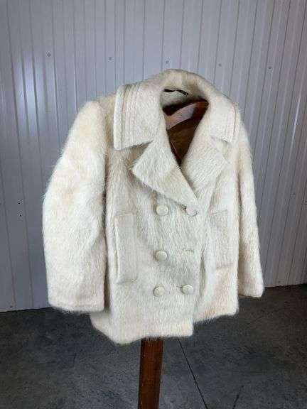 Valor Faux Fur Ivory Coat image