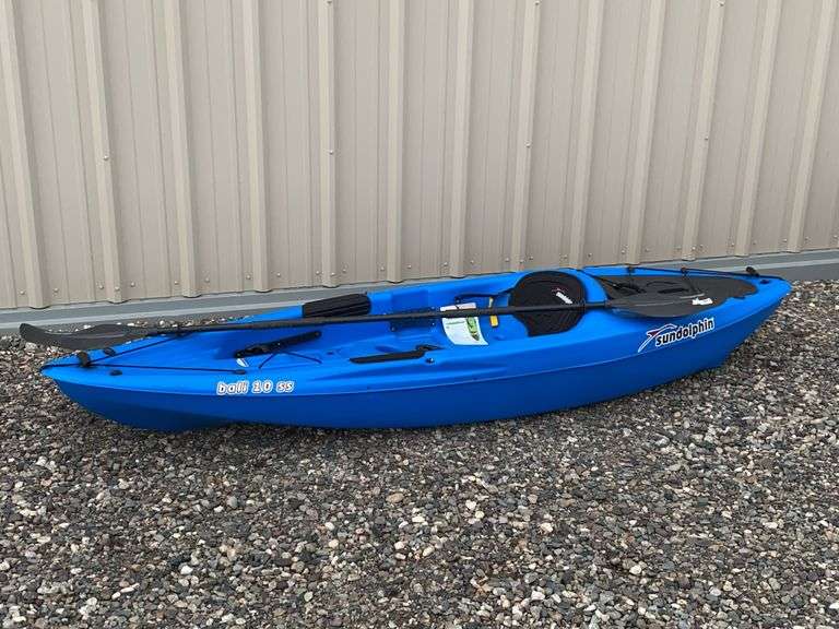 Sun Dolphin Bali 10 SS Recreational Kayak with Paddle image