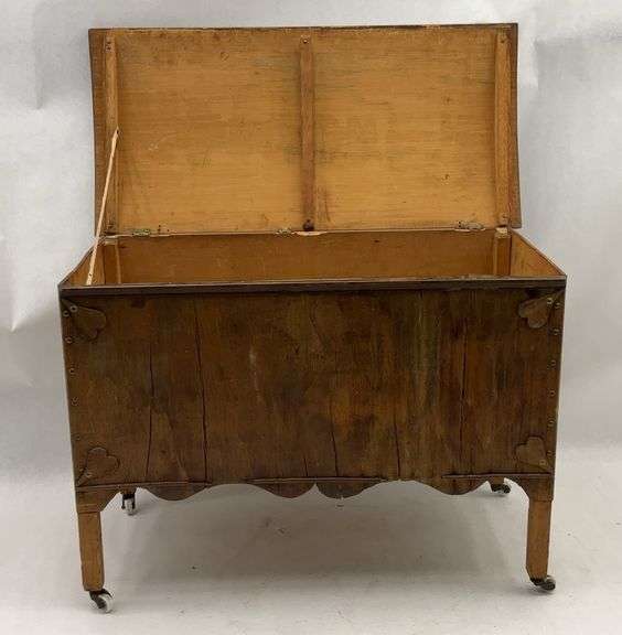 Antique Oak Blanket Chest on Wheels - 26x13x19 image