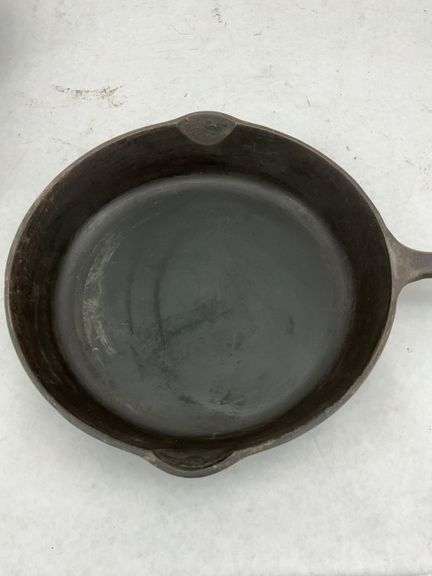 Griswold Cast Iron Skillet - 11.25 Inch image
