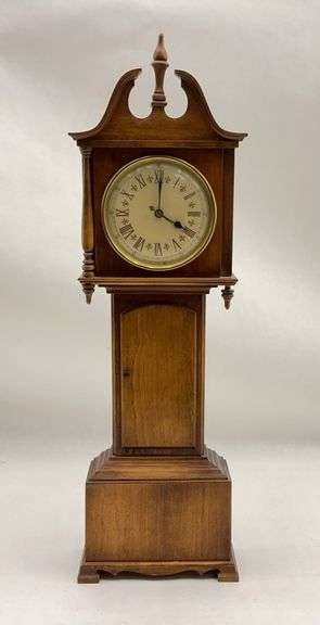 Trendy Clocks Zeeland Michigan Model 520 Miniature Grandfather Clock - 7x3x23 image