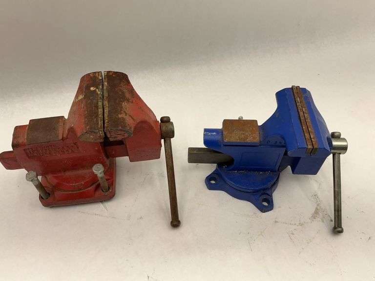 USA Two Bench Vises: Red 4-Inch and Blue 4 1/2-Inch image