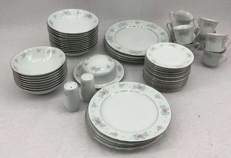 China Garden Prestige Floral China Set image