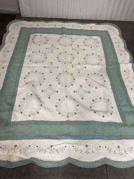 Home Classics Floral King Quilt 100x85 image