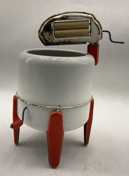 Metal Toy Washing Machine with Wringer image