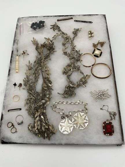 Assorted Jewelry Collection - Rings, Brooches, Necklaces, Bracelets, and Decorative Pieces image
