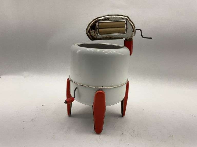 Metal Toy Washing Machine with Wringer image