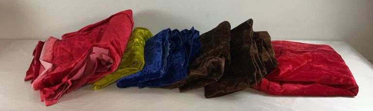 Mixed Lot of Velour Bedding Textiles image