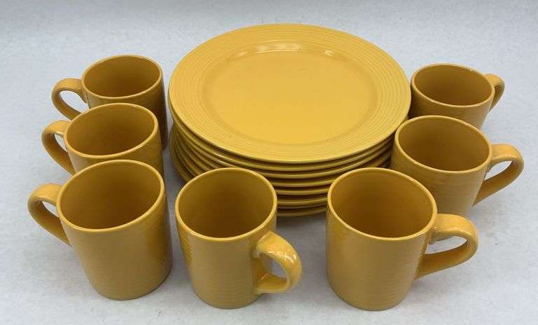 Royal Norfolk Plate and Mug Set image