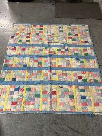 Patchwork Quilt - Colorful Squares image