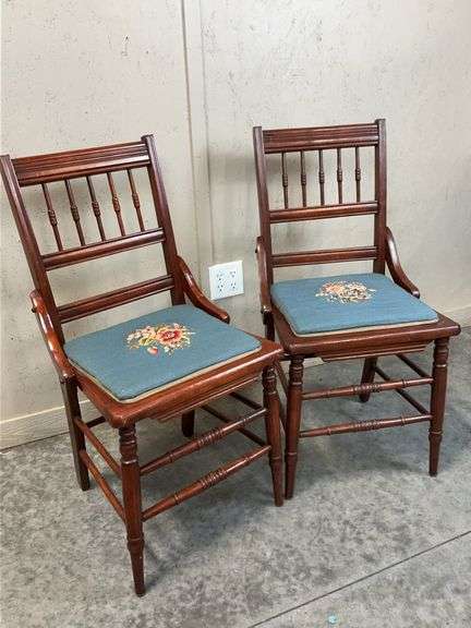 Pair of Victorian Mahogany Side Chairs with Needlepoint Seats image