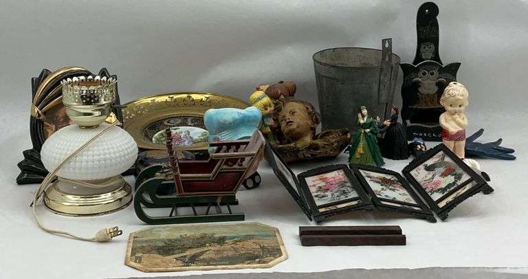 Decorations and Figurines Assortment image