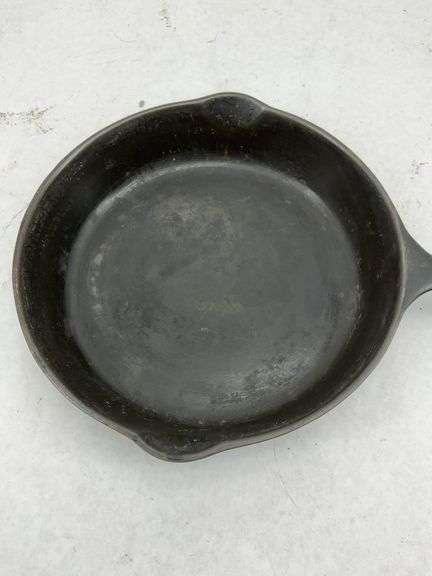 Wagner Ware Cast Iron Skillet - 10.5 Inch image