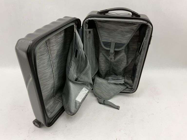 Ricardo Beverly Hills Expandable Spinner Luggage Set (2)