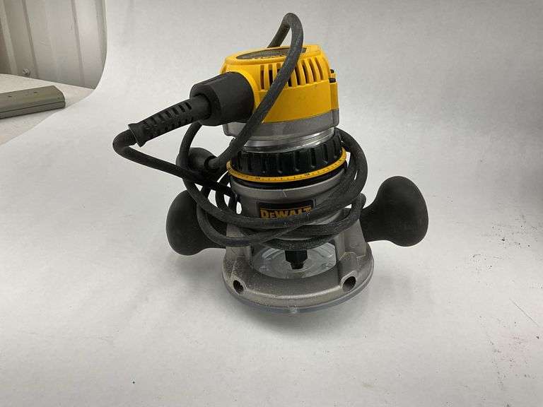 DeWalt Router with Bits and Craftsman Bag