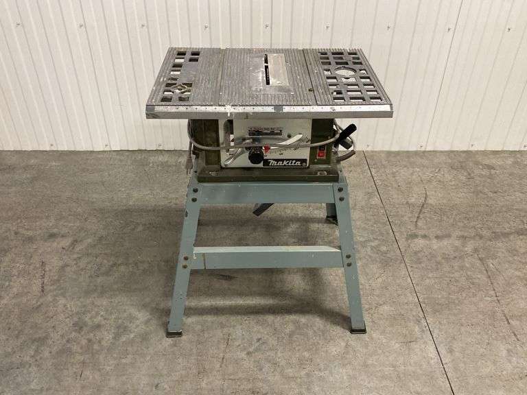 Makita 2708 Table Saw with Stand