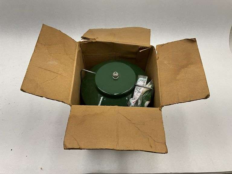 Coleman Propane Lantern Model 5114 with Box