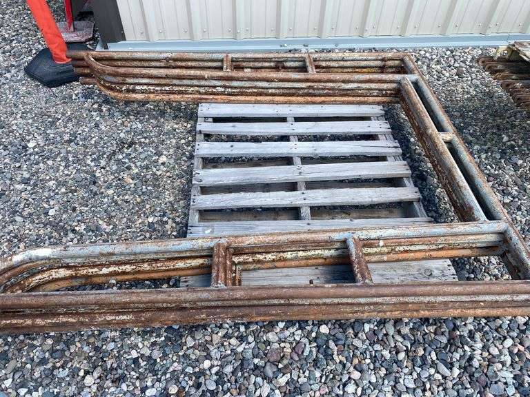 Mixed Lot of Scaffolding Frames and Components