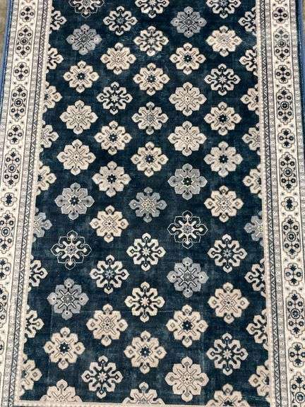 Wyatt & Ash Machine Washable Runner Rug. Like new