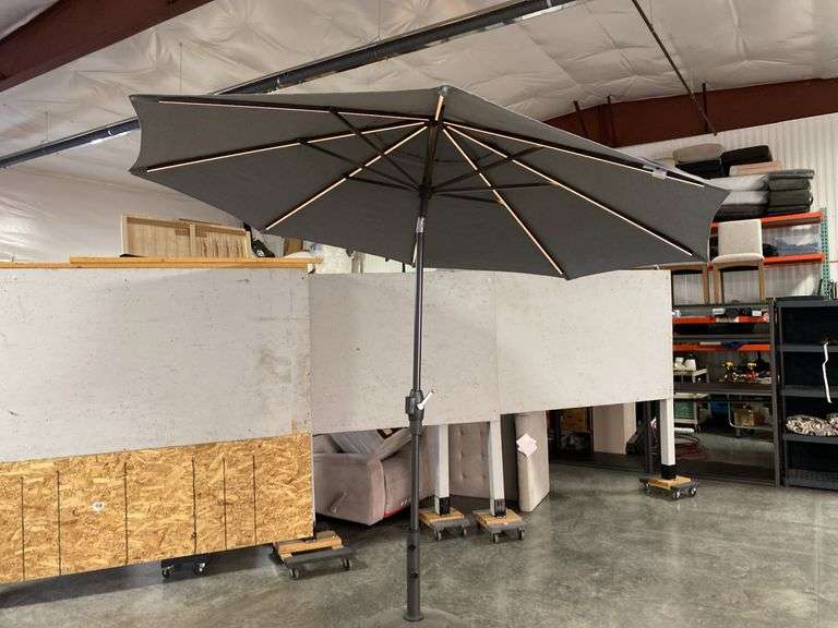 Cantilever Patio Umbrella with Built-in Lights