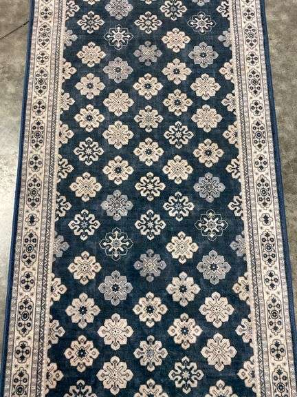Wyatt & Ash Machine Washable Runner Rug. Like new