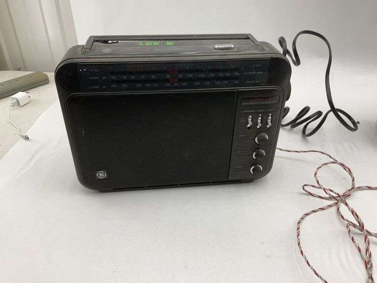 Lot of 4 Radios - RCA Superadio, General Electric