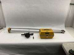 Berger Instruments Model 143B Surveying Transit Level & Tripod