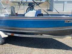 Lund Fishing Boat w/ Mercury 50HP Motor & Trailer