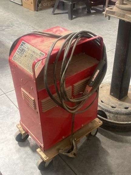 Lincoln Electric AC/DC Arc Welder Model AC/DC 225/125